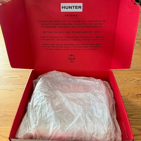 LIKE NEW Hunter Women's PLAY™ Short Rain Boots in Black (Size US 6 / EU 37) - Picture 14 of 14